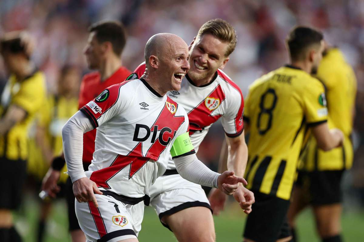 Rayo sort l'AEK dans la douleur et défiera Strasbourg en demi