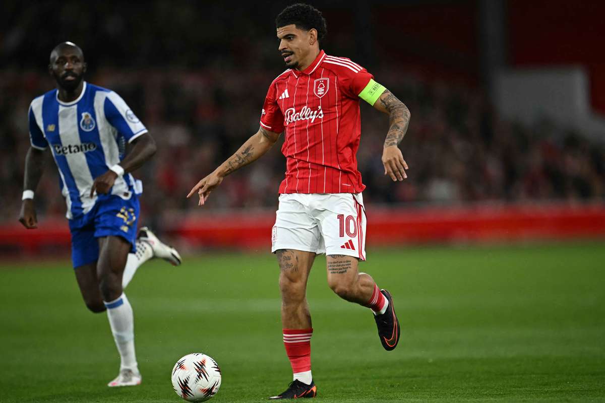 Réduit à dix dès la huitième minute, Porto sort de la course face à Nottingham Forest