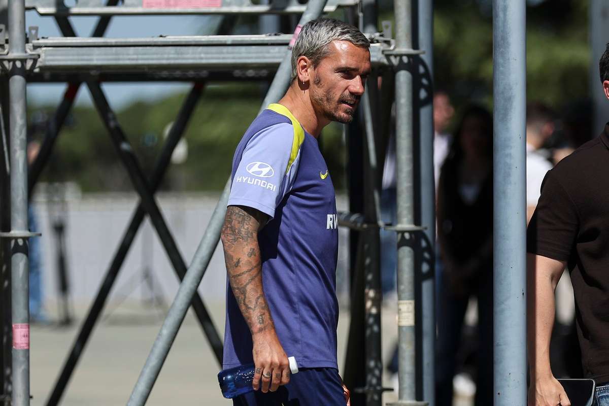 Griezmann destaca jogador luso antes da final da Taça do Rei: 'Tenho apreciado bastante o Guedes'