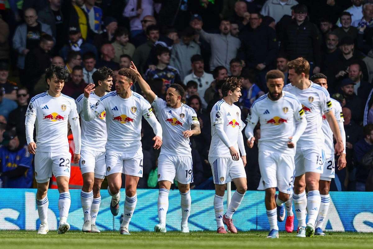 Leeds Makin Jauh dari Ancaman Turun Kelas Berkat Kemenangan Lancar atas Wolves yang Sudah Ambruk