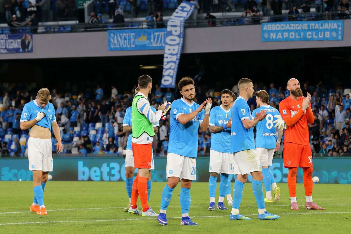 Le Napoli sombre chez lui, le scudetto ouvre grand ses bras à lInter