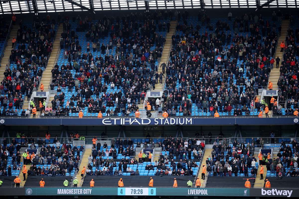 Los artilleros se convierten en armas de atrezo en el estadio del City