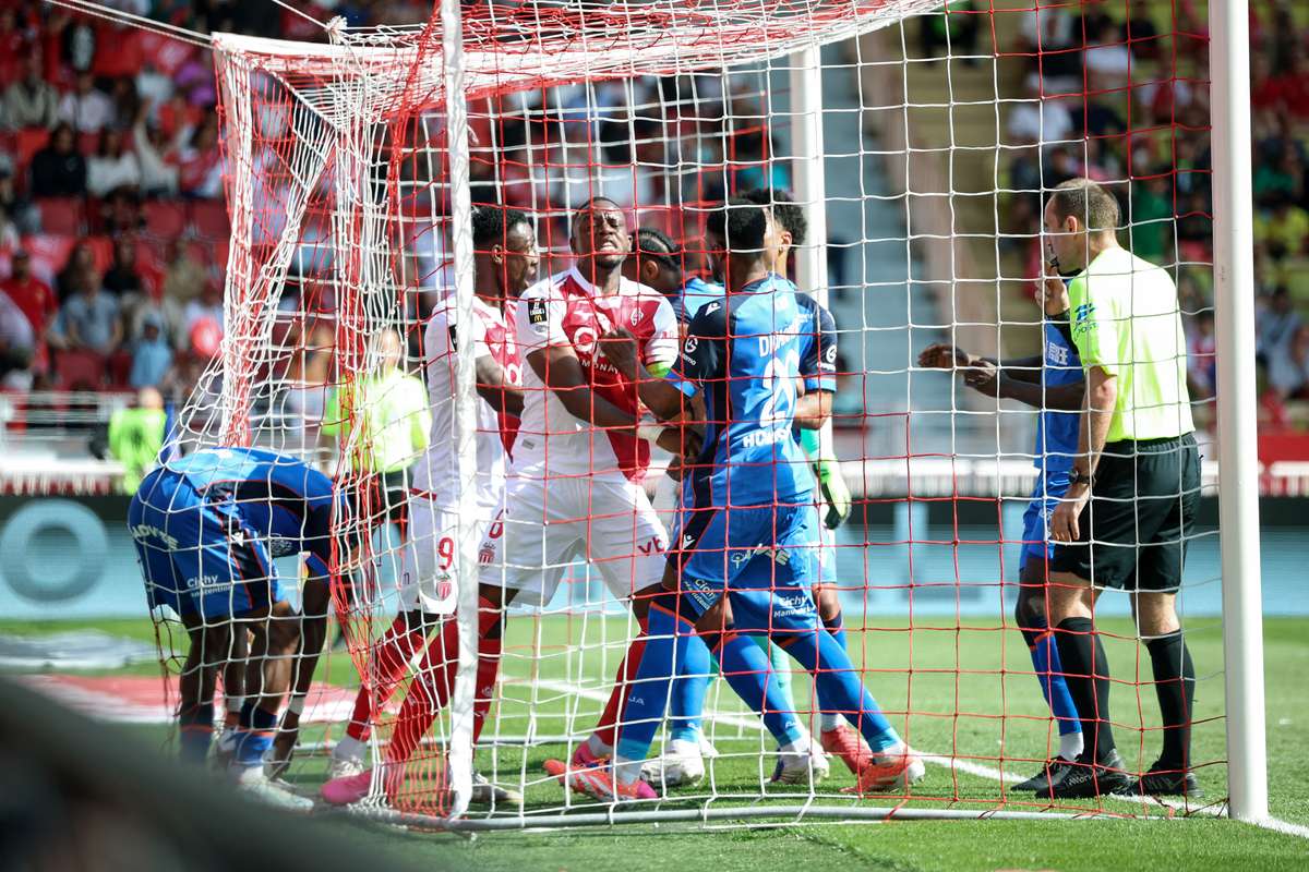 Ansu Fati anota de nuevo en el empate decepcionante del Mónaco frente al Auxerre (2-2)