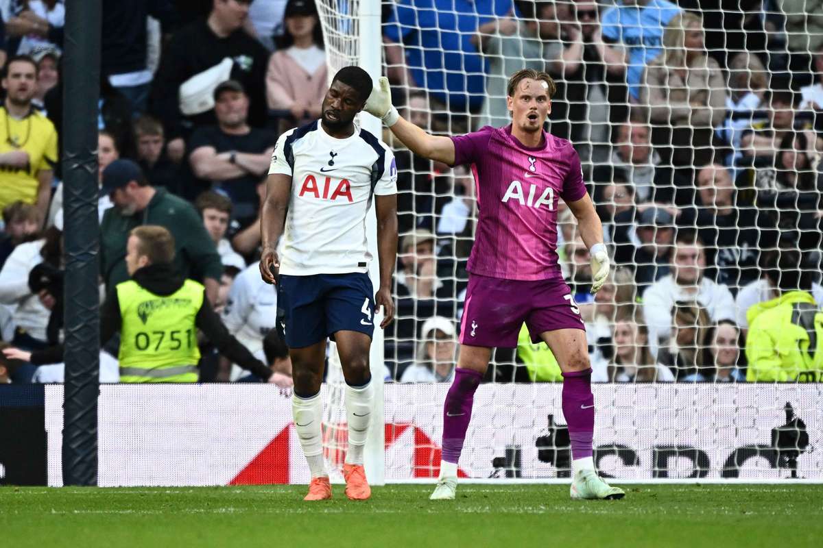 Tottenham pede intervenção policial contra o racismo cruel e degradante sofrido por Danso