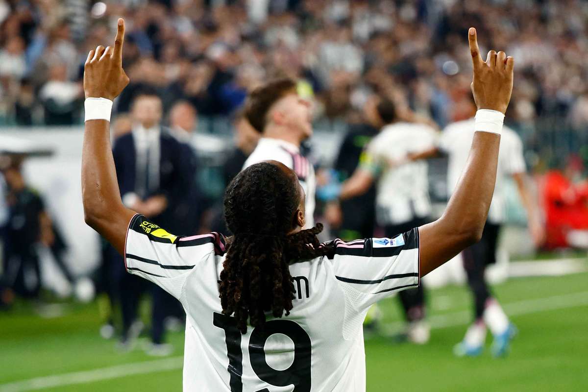 Serie A: Juventus vence o Bolonha e aproxima-se da Champions (2-0)