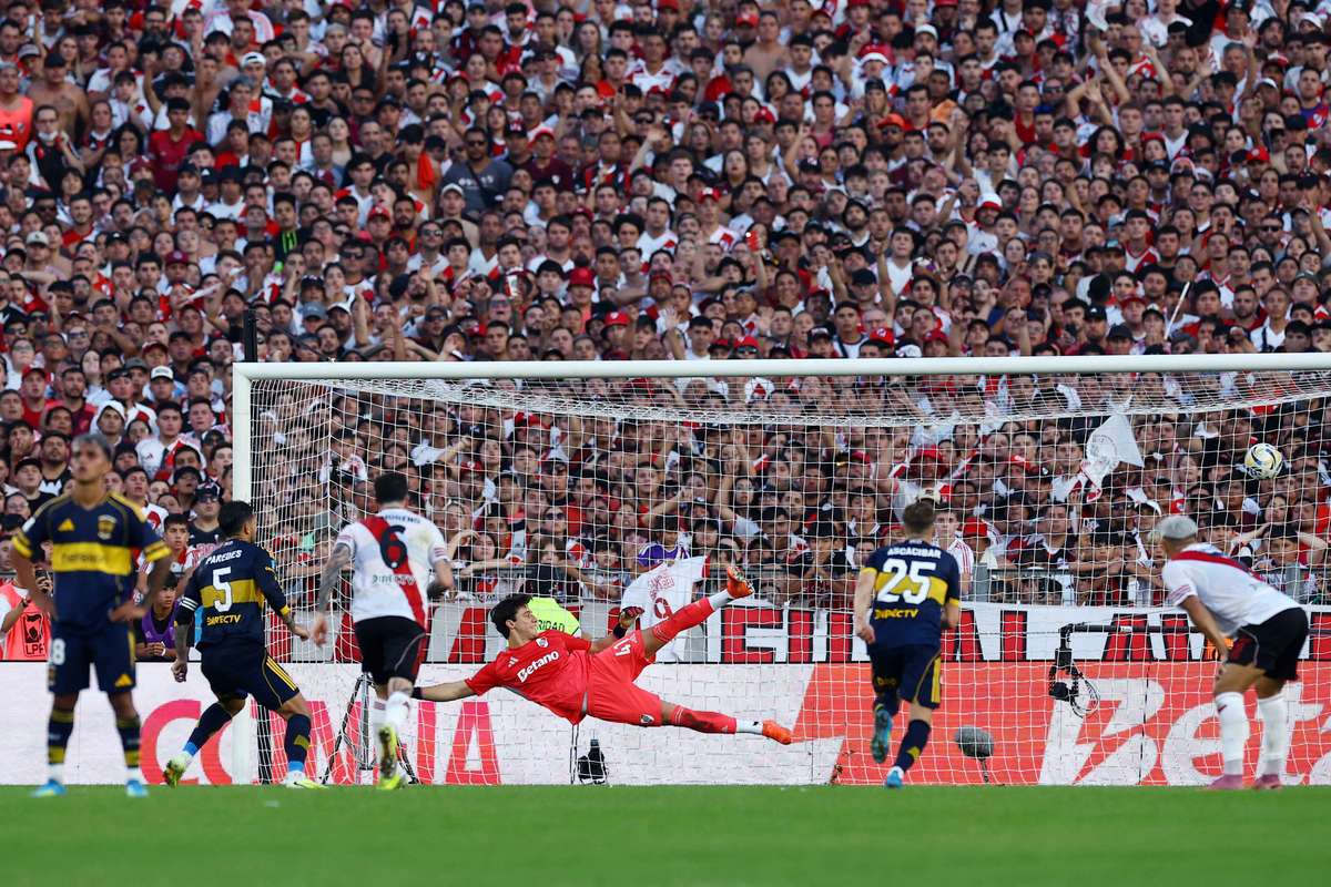 Argentina: Boca Juniors usa Paredes no Monumental para bater River no Superclássico (0-1)