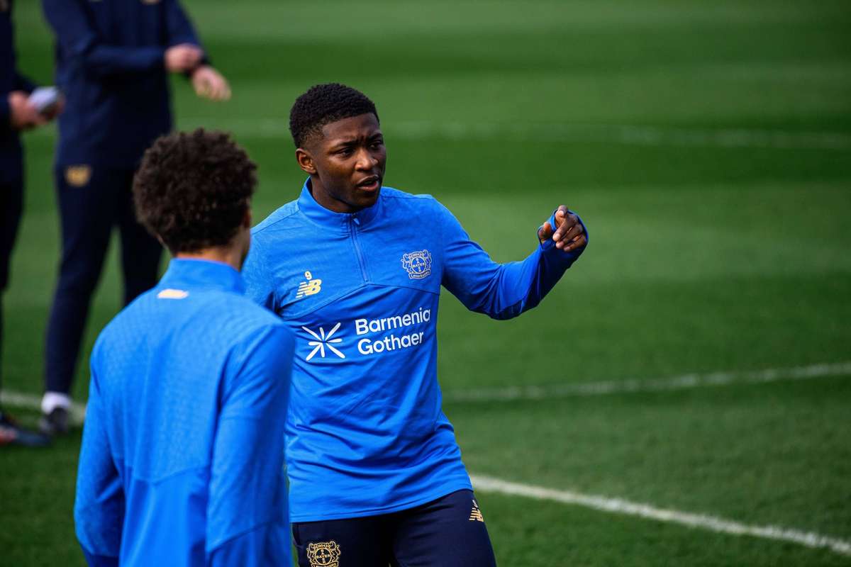 "Echtes Eigengewächs": Jeremiah Mensah erhält Profivertrag in Leverkusen