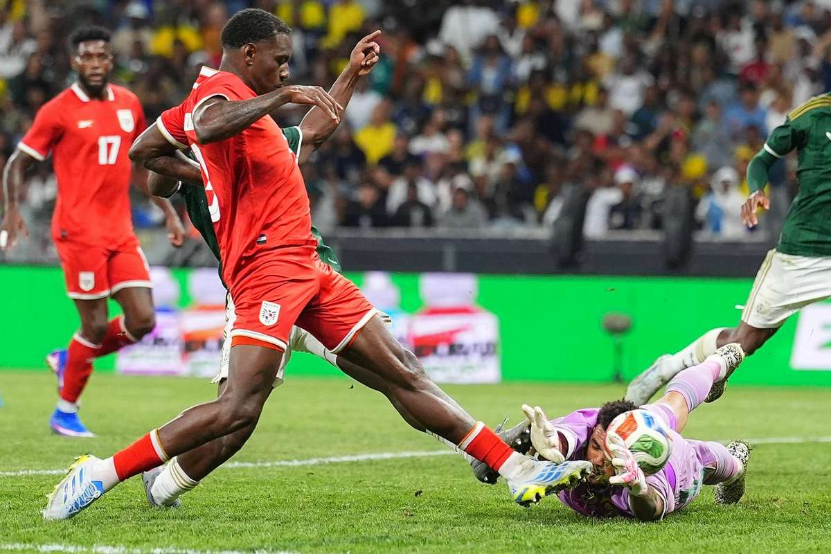 Pelatih Sebut Kiper Bafana Bafana yang Sering Berbuat Salah Diganti untuk Kebaikannya