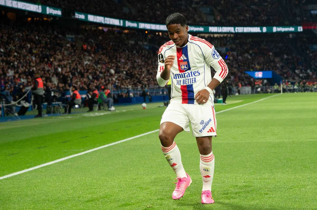 Endrick integra grupo exclusivo de futebolistas que marcaram golo e assistiram contra o PSG