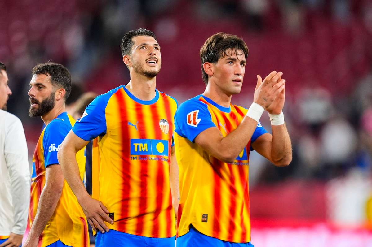 Guido Rodríguez médio do Valência este emblema merece mais