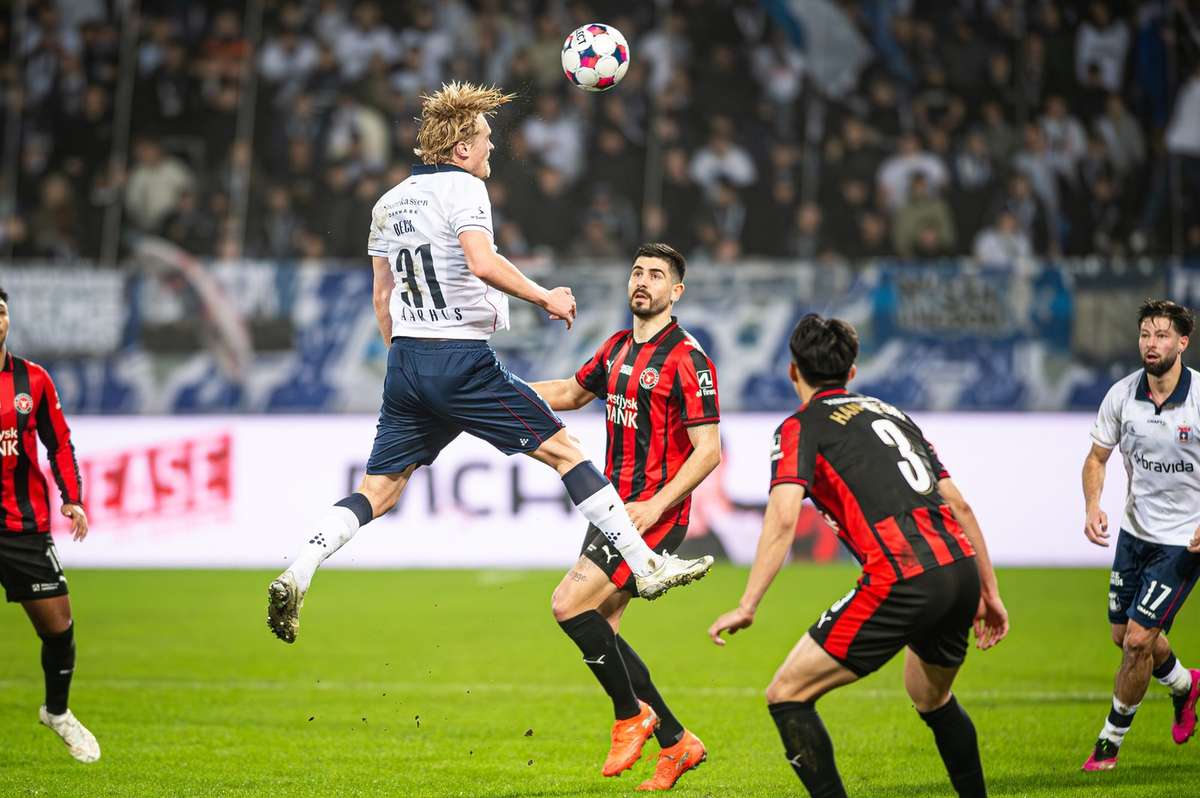 Ritorno in extremis regala al Midtjylland una vittoria decisiva nel big match, riducendo a due punti il divario con lAGF