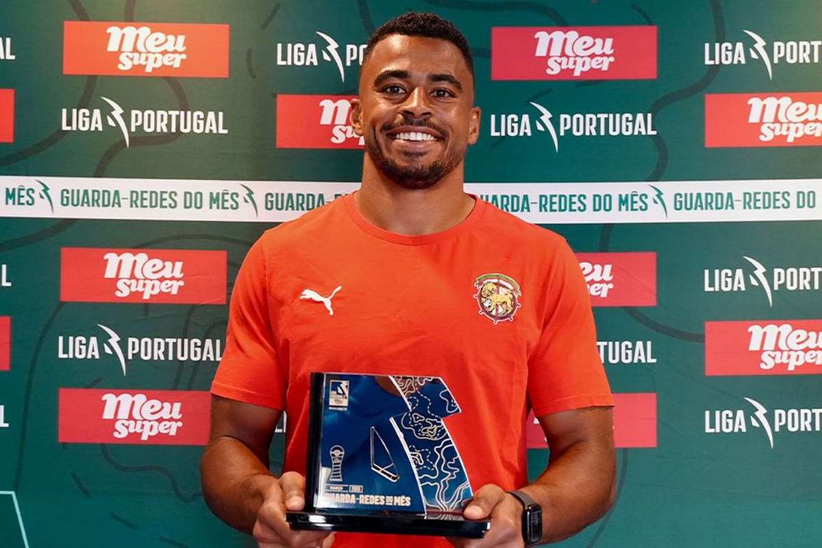 Liga 2: Samu do Marítimo conquista prémio de melhor guarda-redes pela sexta ocasião