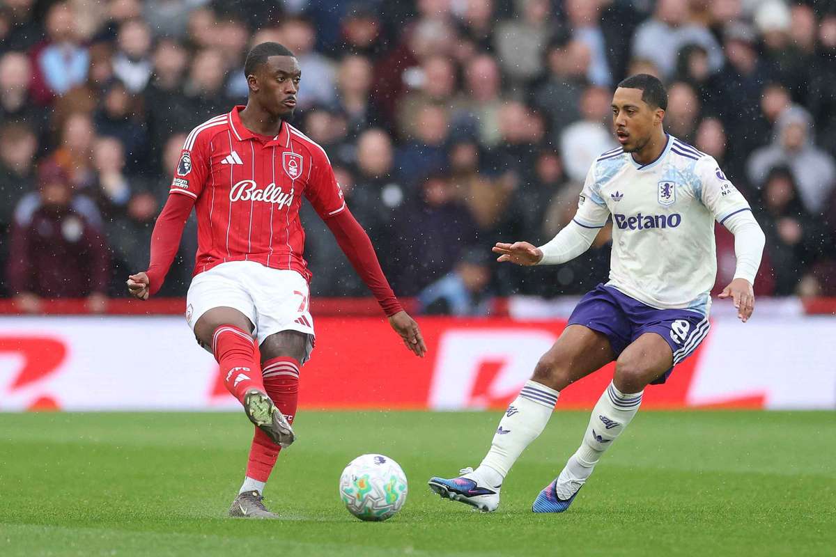 Após lesão no jogo com o FC Porto Hudson Odoi não deve regressar ao Forest esta época