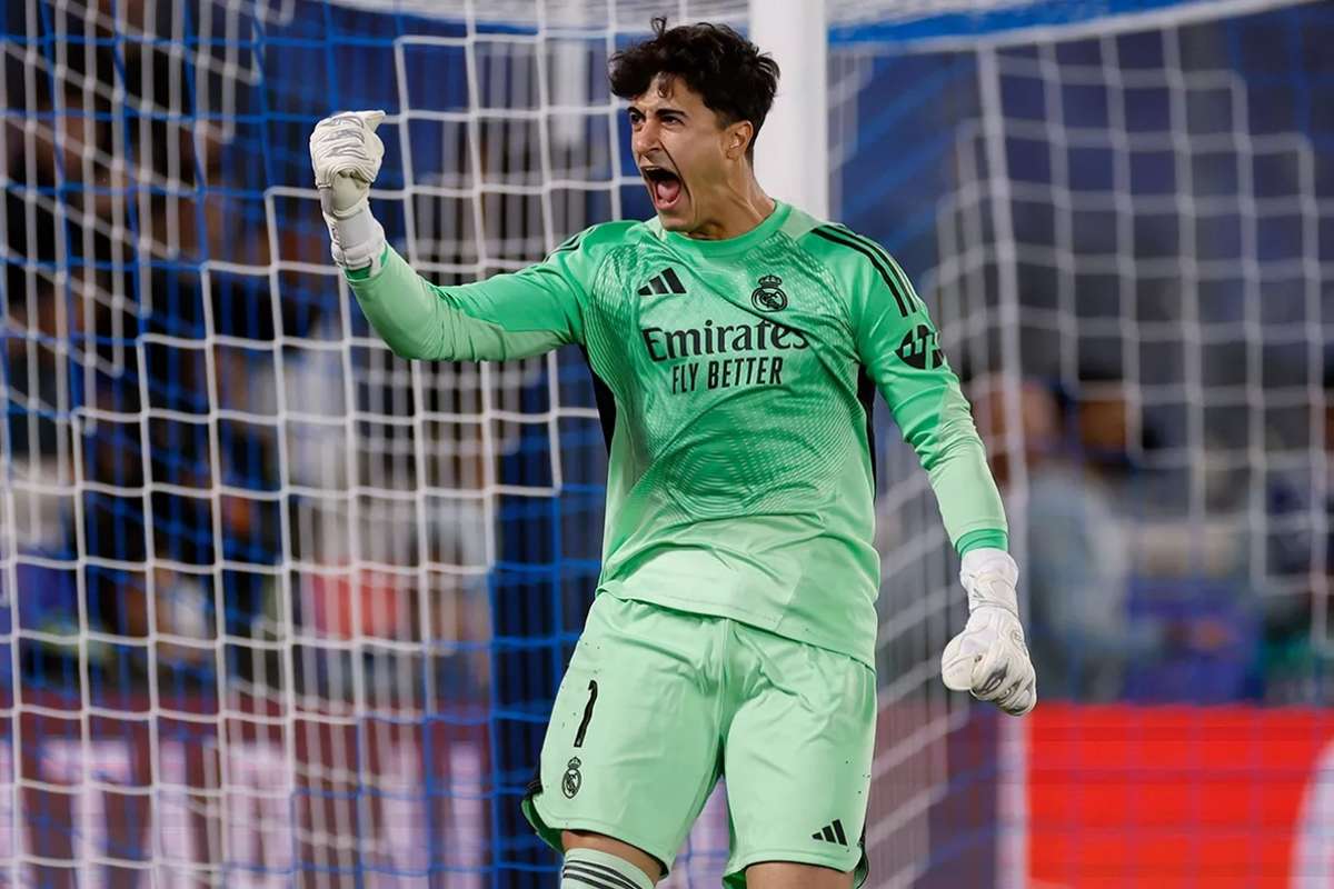 LaLiga: Álvaro Arbeloa inclui Javi Navarro na convocatória para o encontro com o Alavés