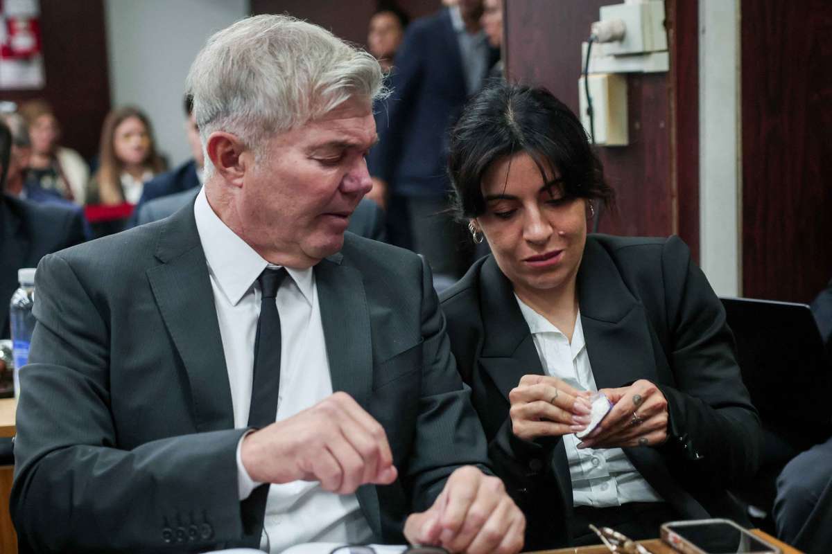 Audience sur le deces de Maradona sa fille accuse une manipulation complete de la famille par l equipe soignante