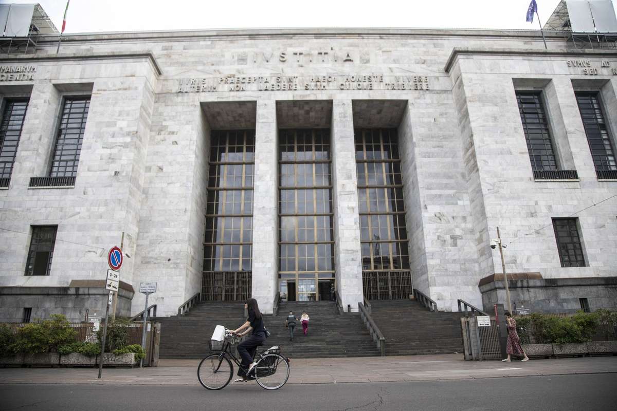 Investigação do MP italiano expõe escândalo de prostituição na Série A com festas, 'droga do riso' e mulheres