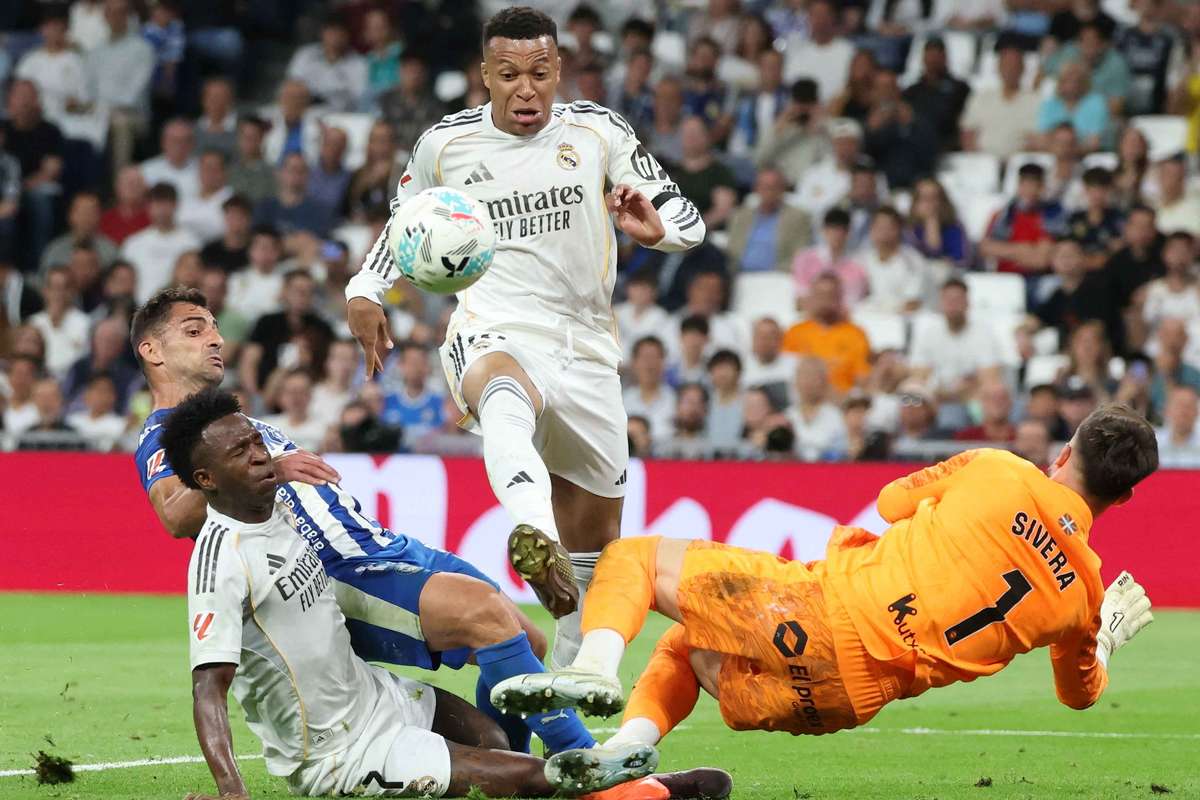 Mbappé supera su racha sin goles en la Liga y se aleja de Muriqi