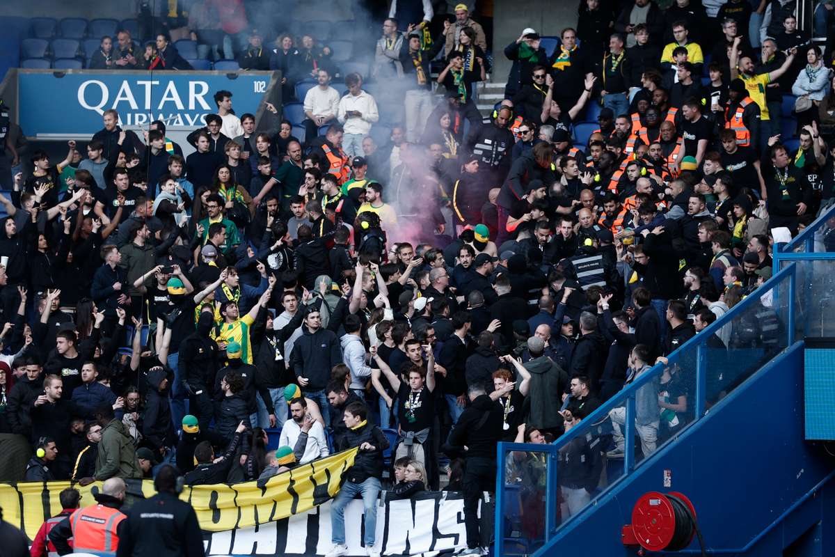 Tensos choques entre hinchas del Nantes y seguridad en el Parque de los Príncipes