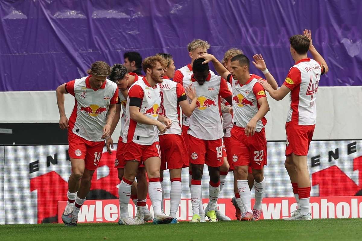 ADMIRAL Bundesliga: Red Bull besiegt Austria und holt zu Sturm auf