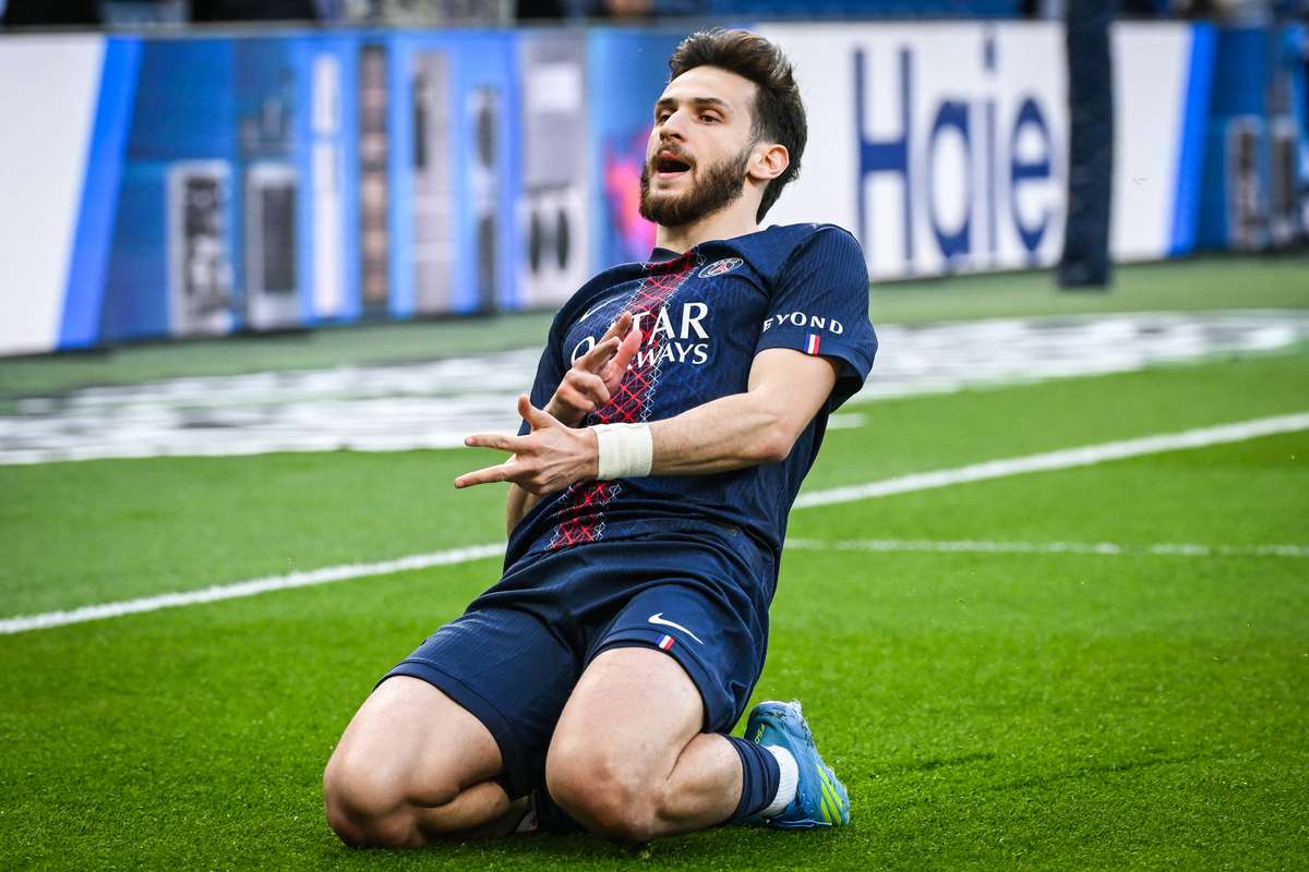Kvaratskhelia nets brace as PSG demolish Nantes and boost Ligue 1 advantage