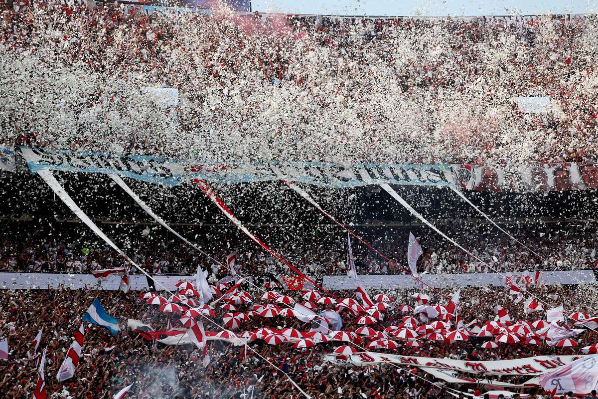 Prohiben lanzar confeti en los estadios de futbol de Buenos Aires