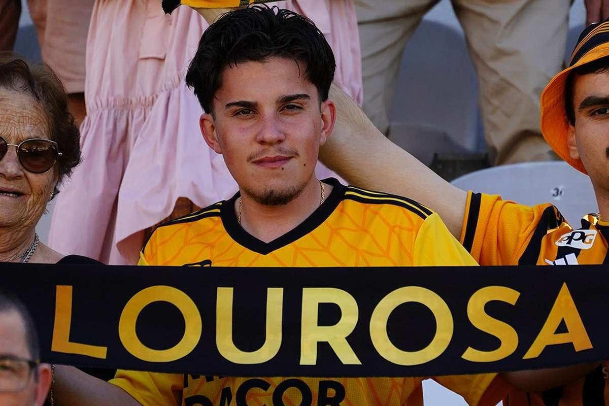Liga 2: Lusitânia Lourosa recebe Paços de Ferreira no Olival