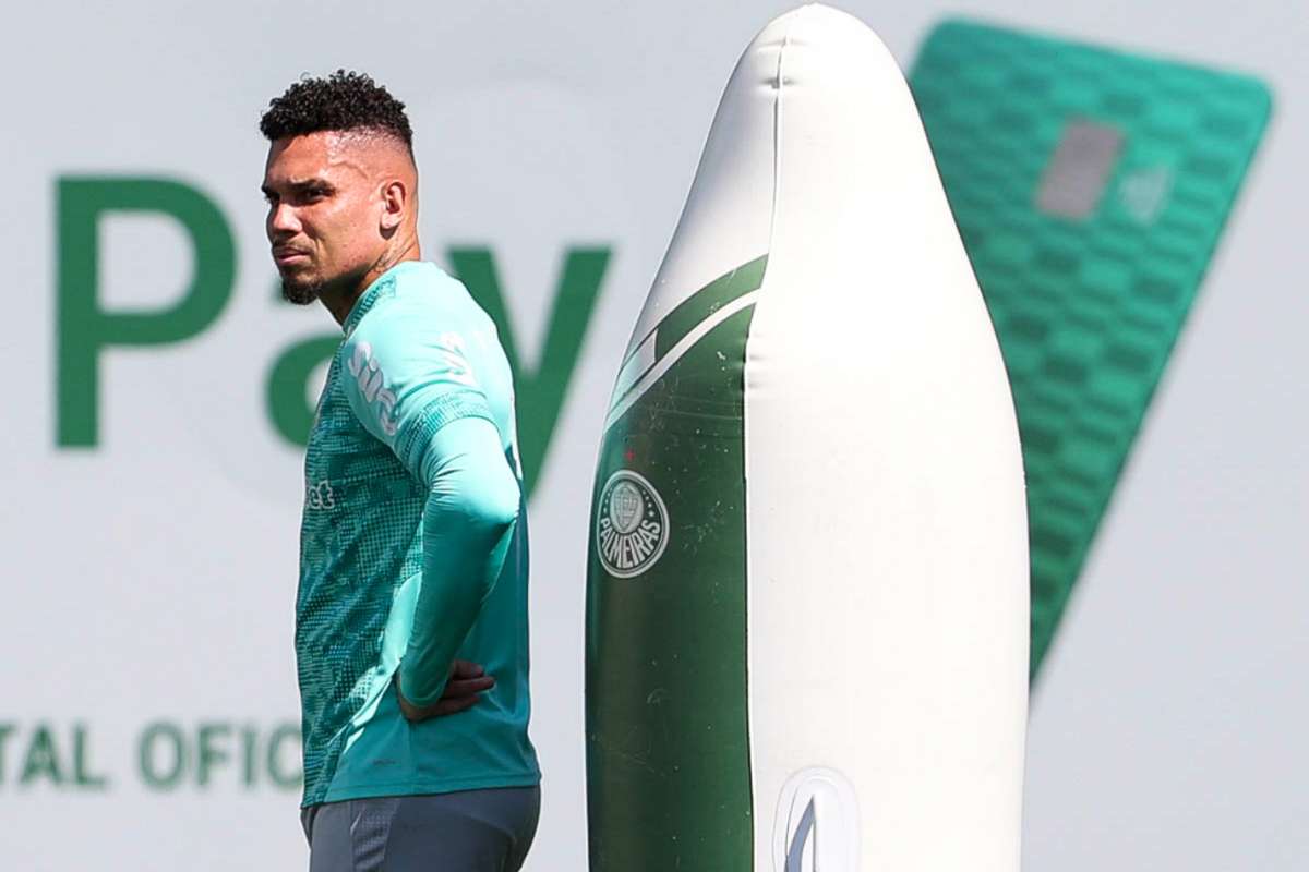 Palmeiras atrasa regresso de Paulinho que não enfrenta Jacuipense