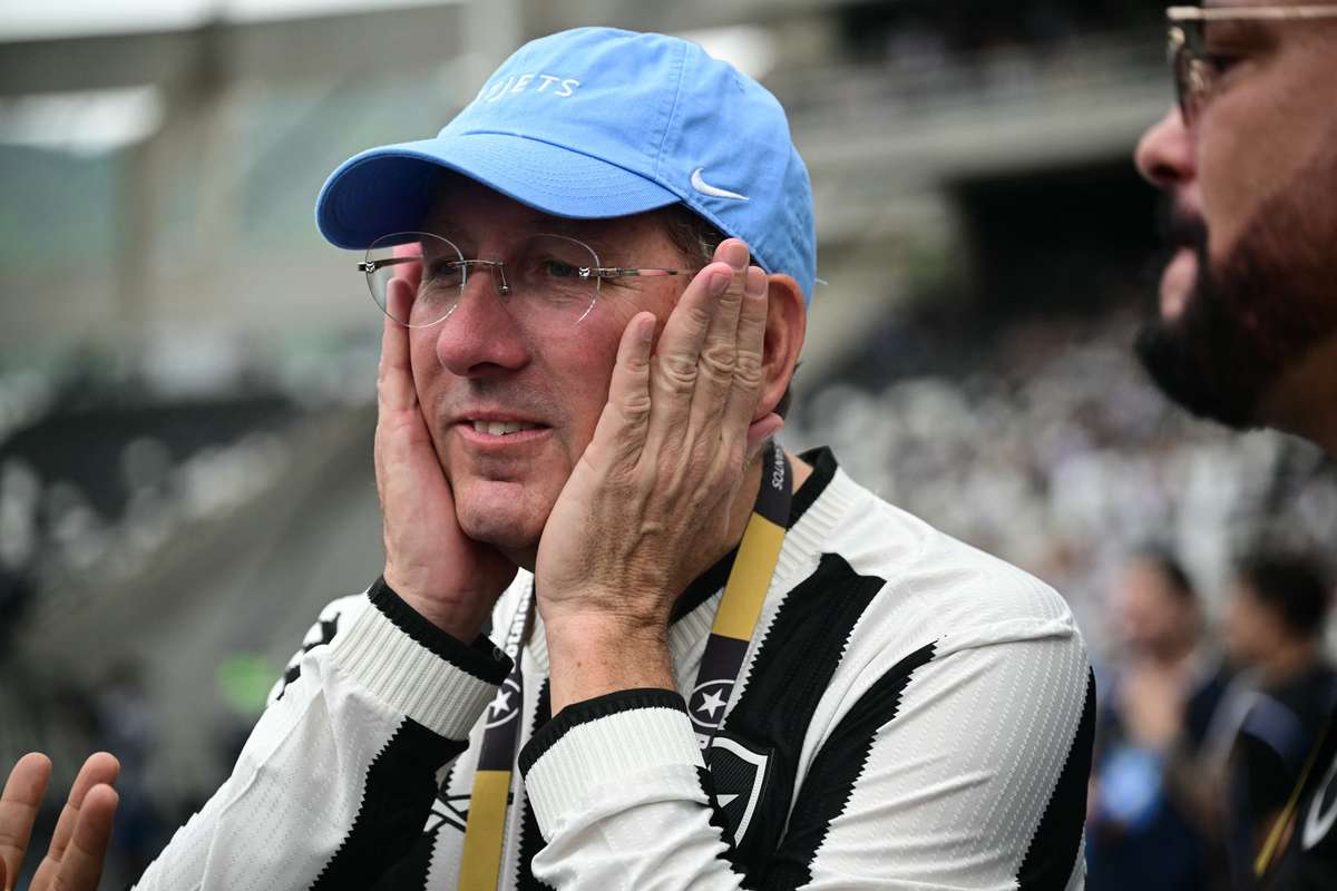 Textor afastado do Botafogo por decisão de tribunal arbitral