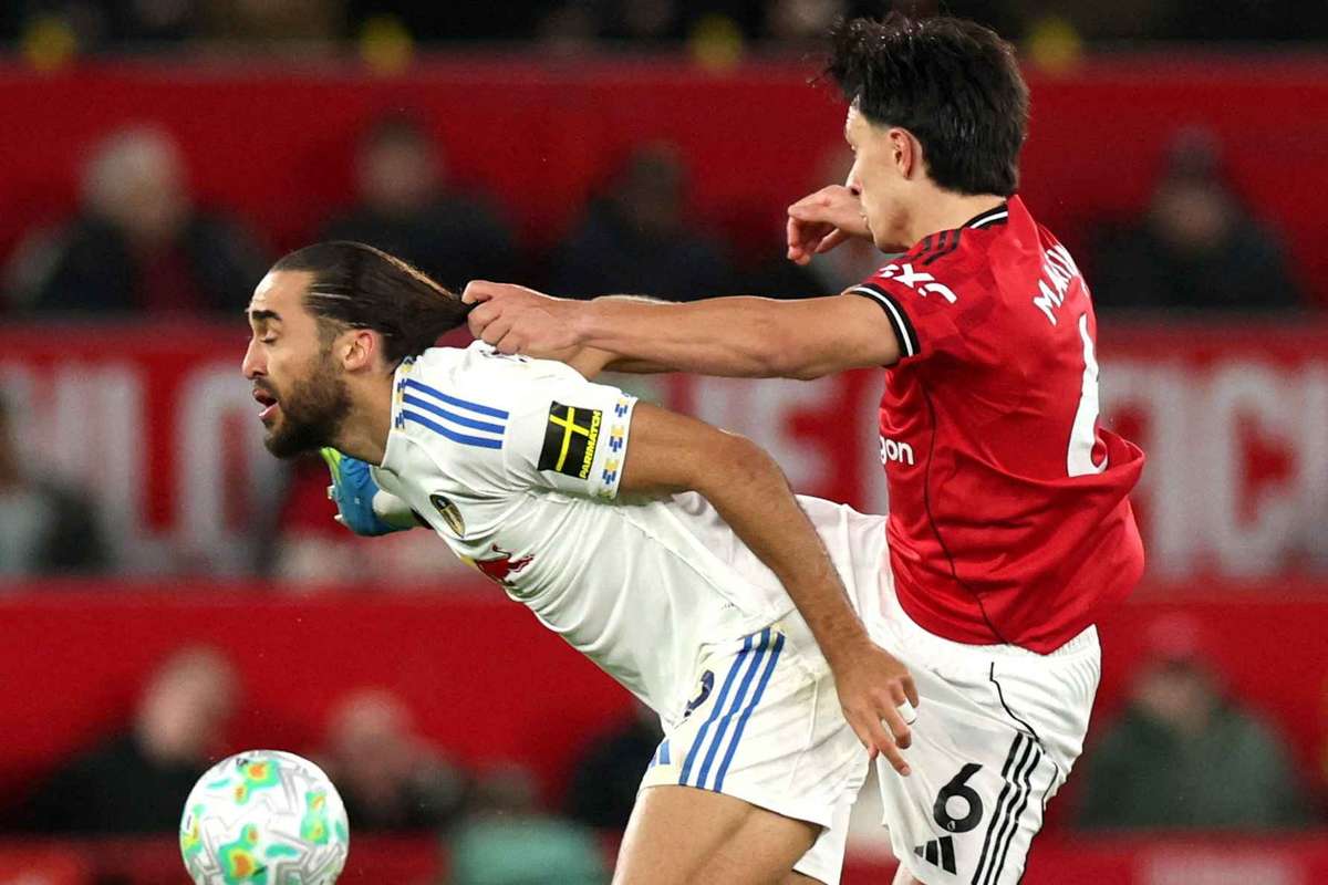 Manchester United perde apelo e Lisandro Martinez enfrenta tres jogos de suspensao