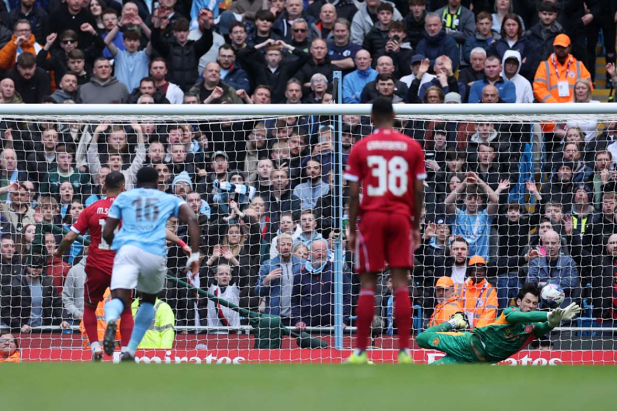 James Trafford descontentado com o retorno ao Manchester City uma temporada de altos e baixos