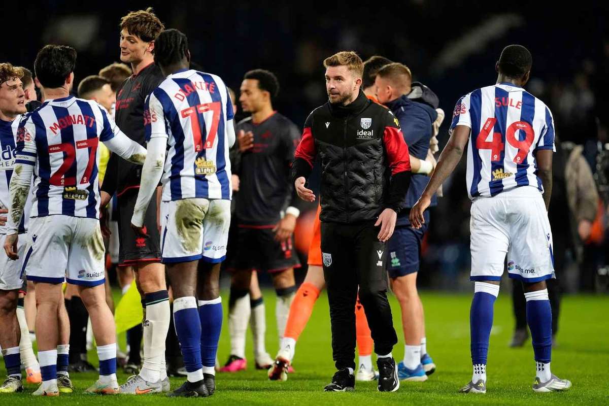 Championship: West Bromwich castigado com perda de dois pontos por quebra das normas financeiras