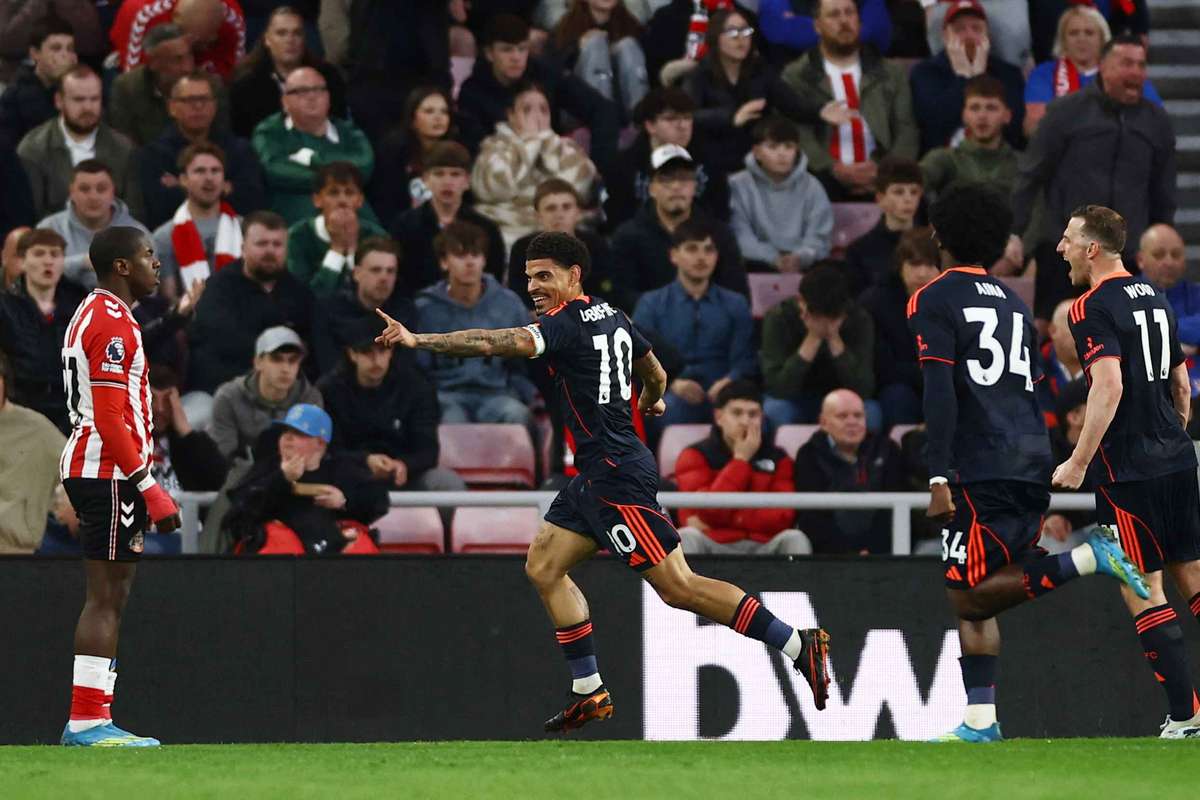 Premier League Nottingham Forest orientado por Vítor Pereira triunfa por 5 a 0 e avança para a salvação