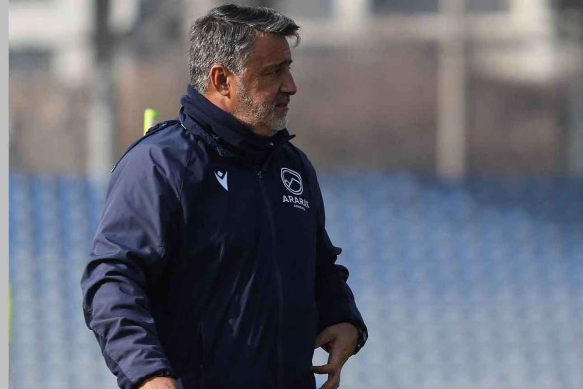 Arménia O Ararat Armenia dirigido por Manuel Tulipa derrota o Ararat Yerevan por 4 a 0 e mantém o comando