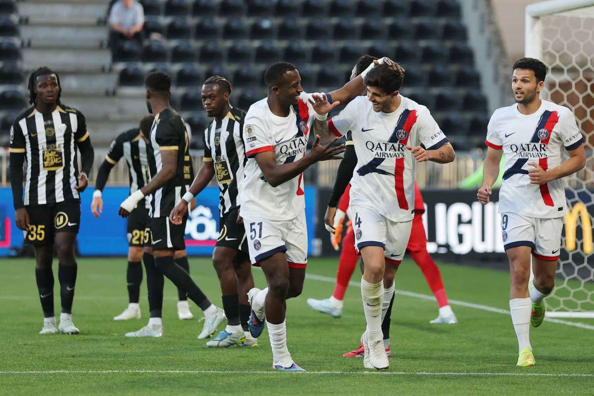 Avant d'affronter le Bayern, le PSG domine sans effort Angers et creuse l'écart sur Lens pour le titre