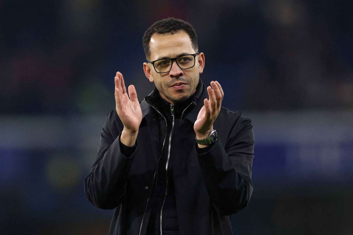 Chelsea sonda três nomes em busca de substituto de Liam Rosenior