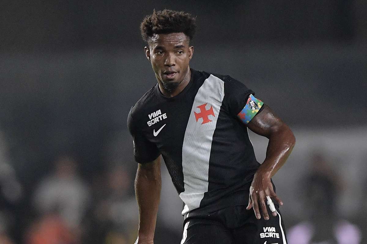 Jogador do Vasco Thiago Mendes acusado pelo STJD por criticas a arbitragem