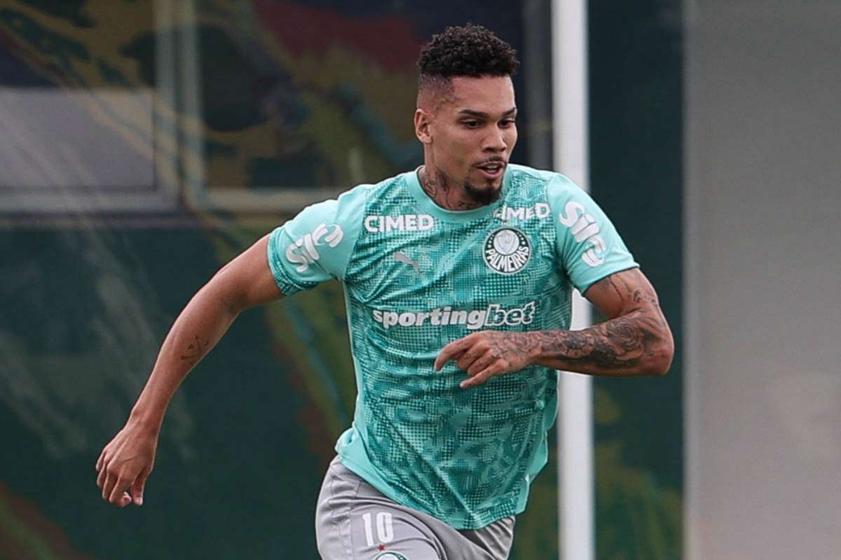 Paulinho realiza treinos sem limitações e poderá regressar ao Palmeiras na Taça Libertadores