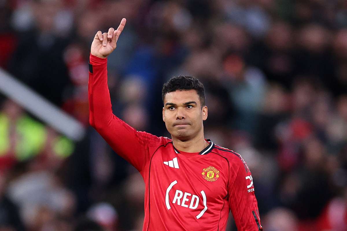 Com golo de Casemiro Manchester United derrota Brentford e avança para a Champions