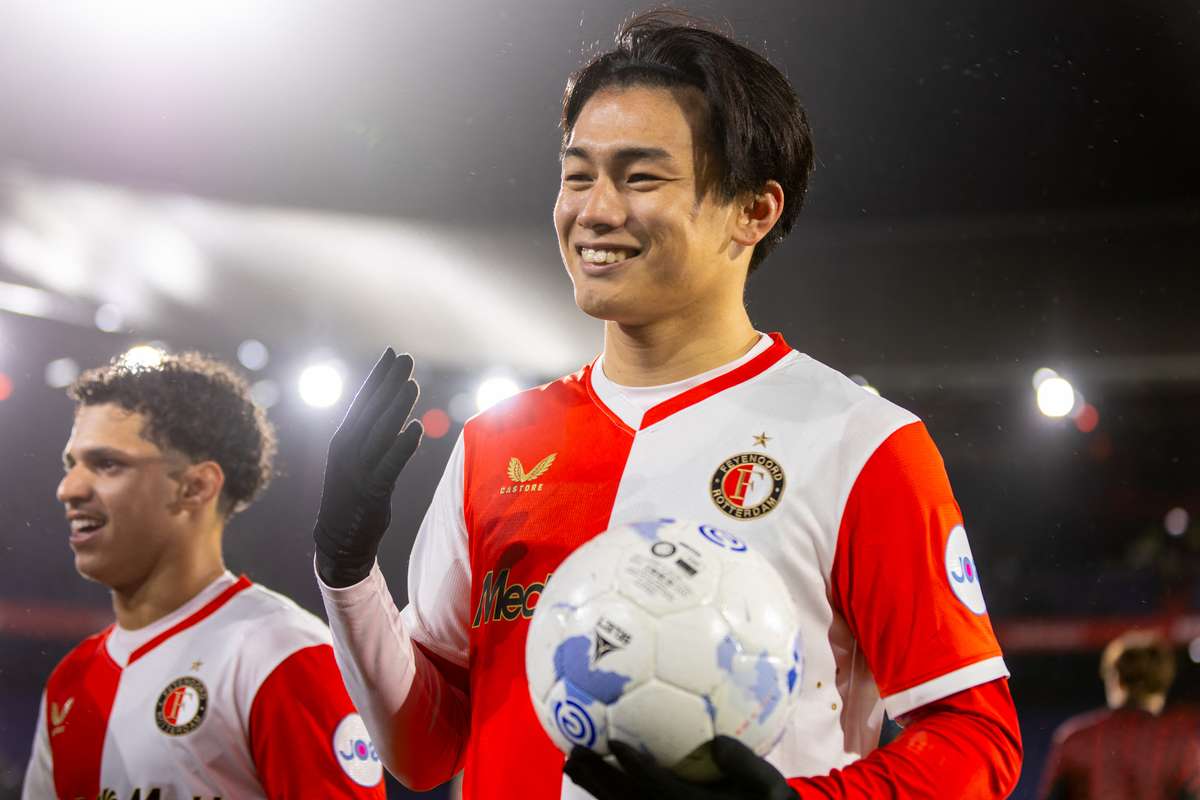 Avançado japonês Ayase Ueda próximo de deixar o Feyenoord para a Premier League