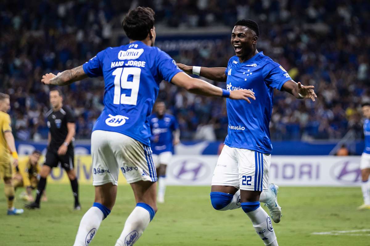 Libertadores: Cruzeiro bate Boca e desempata confronto histórico (1-0)