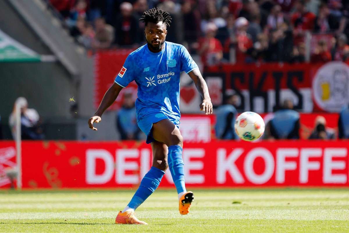 Confirmado: Bayer Leverkusen prolonga contrato de Edmond Tapsoba até 2031