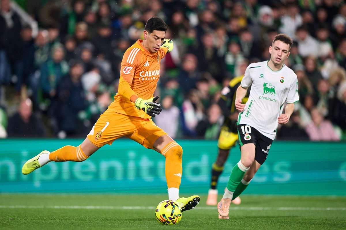 Nach Schlaegerei im Spiel: Saragossas Torhueuter Andrada fuer 13 Partien suspendiert