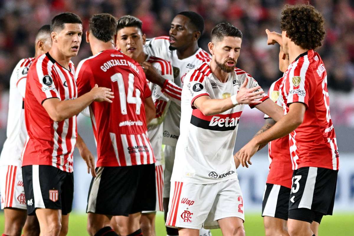Flamengo iguala com o Estudiantes e lesiona Arrascaeta mas mantém comando no Grupo da Libertadores
