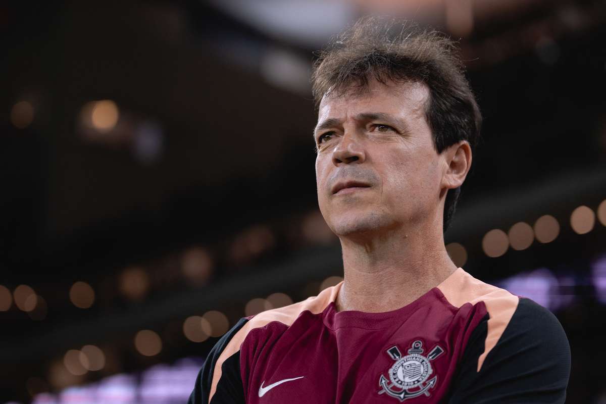 Corinthians reforça a defesa o novo apoio de Fernando Diniz