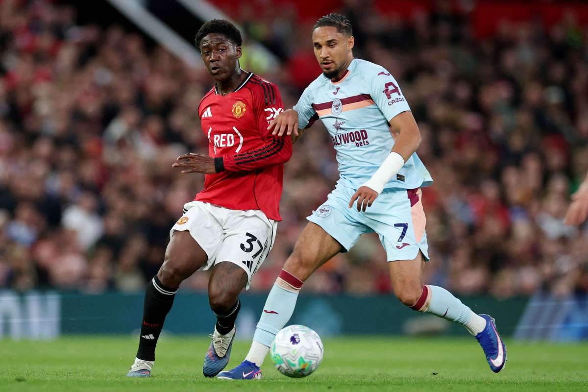 Mainoo renueva su vinculo con el Manchester United por cinco temporadas