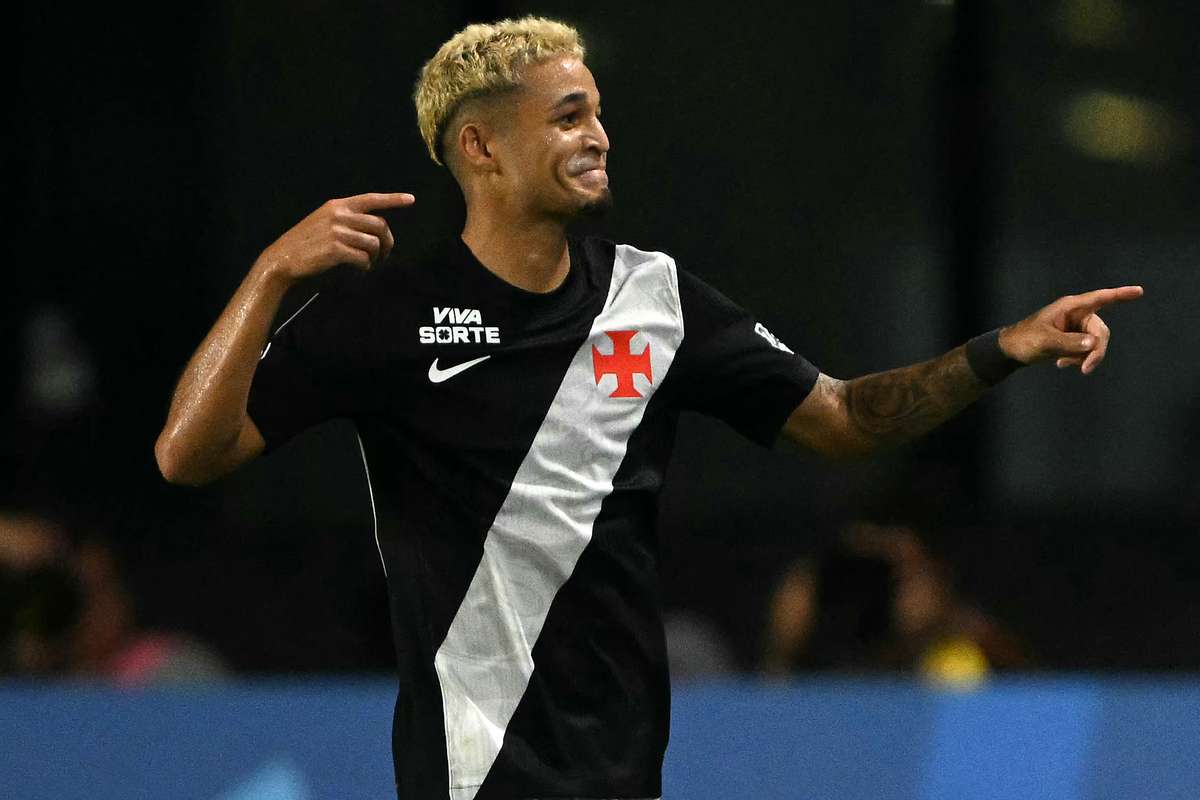 Adson destaca se em grande exibição, Vasco goleia Olimpia e melhora posição na Sul Americana