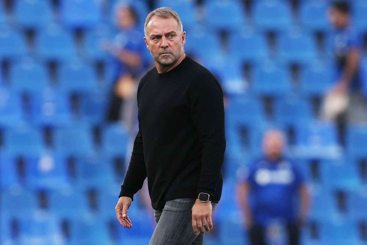 Bericht Option als Streitpunkt Trainer Flick bis 2028 plus ein Jahr bei Barça