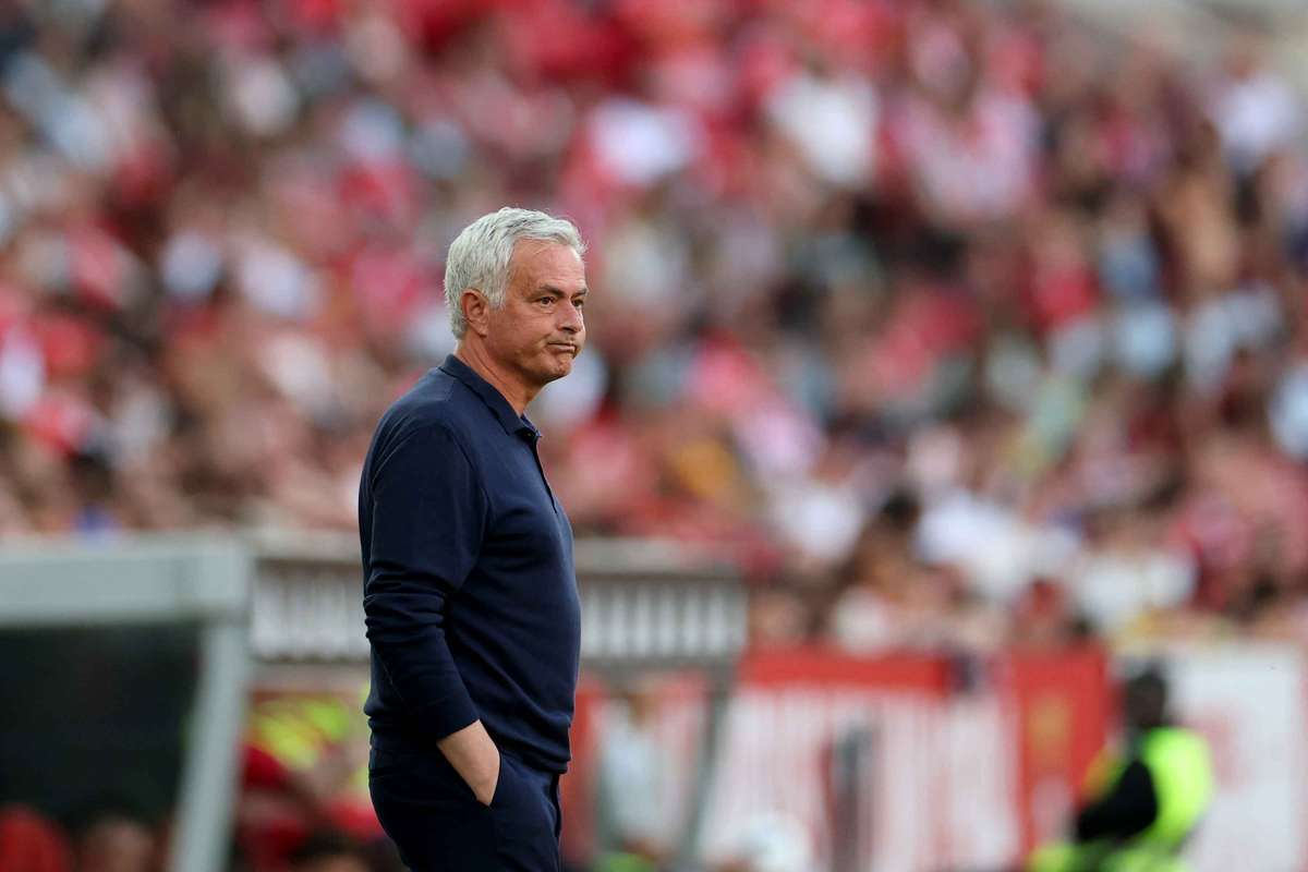 "Aucun contact du Real Madrid avec moi", confirme Mourinho