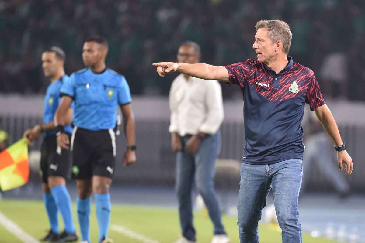 Muitos fãs presos devido a brigas depois da vitória do FAR Rabat treinado por Alexandre Santos por 2 a 1