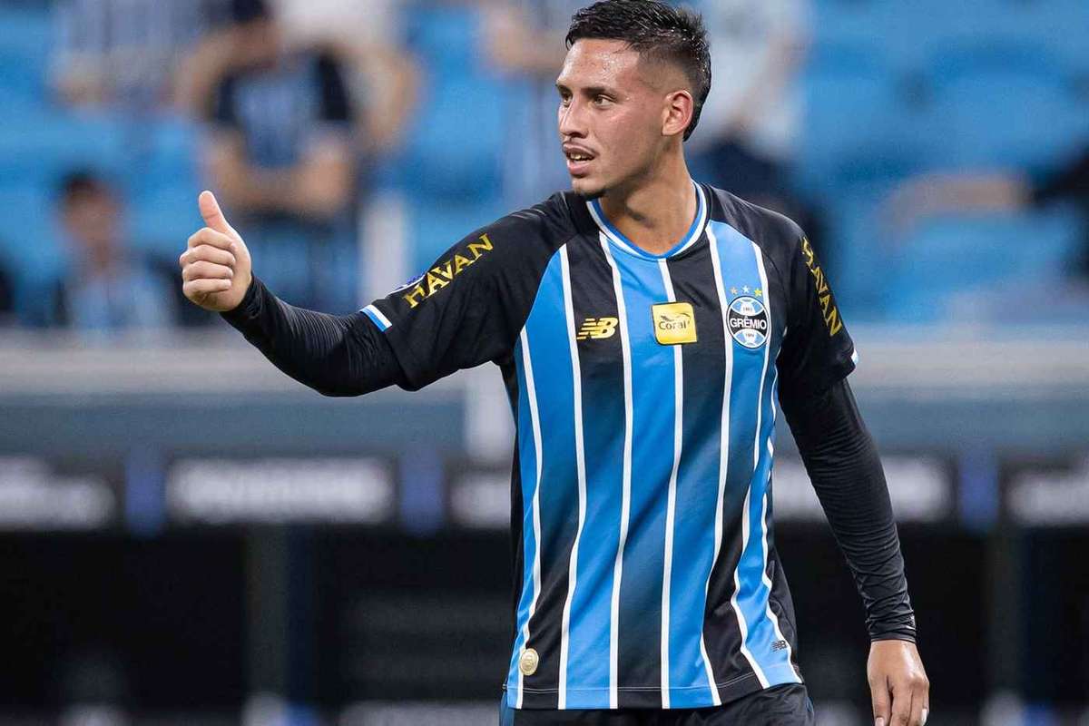 Sporting manifesta interesse em Erick Noriega do Grêmio